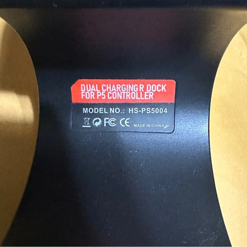 HS-PS5004‎ Dual Charging R Dock for Playstation 5 Controller Dock With Charger
